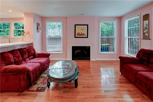 $549,999 | 4738 Holly Street, Kansas City, MO 64112