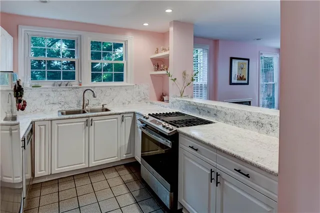 $549,999 | 4738 Holly Street, Kansas City, MO 64112