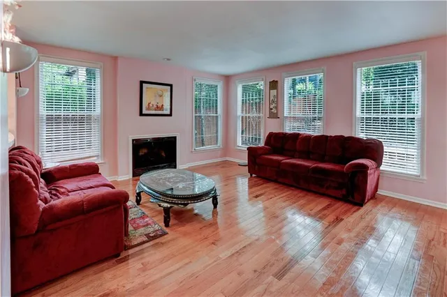 $549,999 | 4738 Holly Street, Kansas City, MO 64112