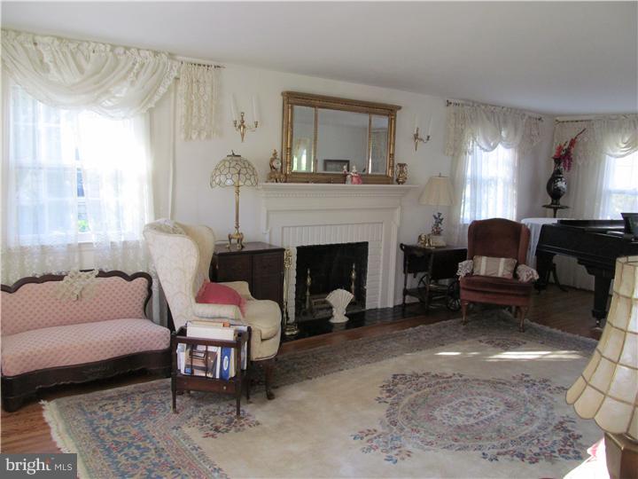 106 Pearl Croft Road Cherry Hill, NJ 08034 - Photo 2 of 20