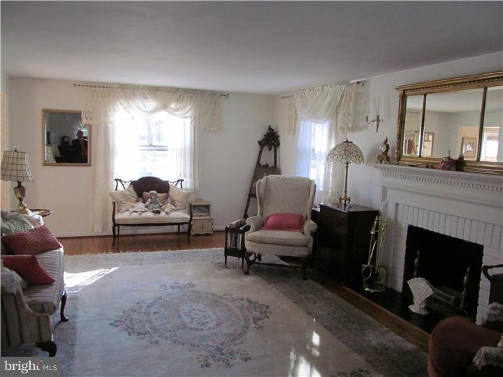106 Pearl Croft Road Cherry Hill, NJ 08034 - Photo 4 of 20