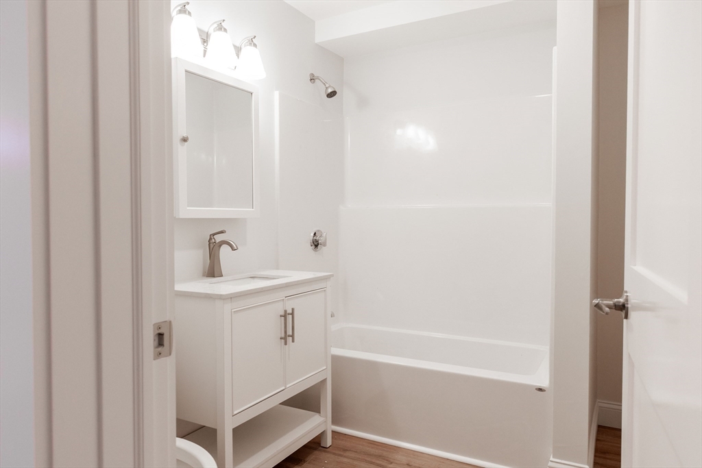 71 Friend Street, Unit 1L Gloucester, MA 01930 - Photo 4 of 8