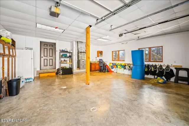 $1,114,900 | 128 Fox Lane, La Follette, TN 37766