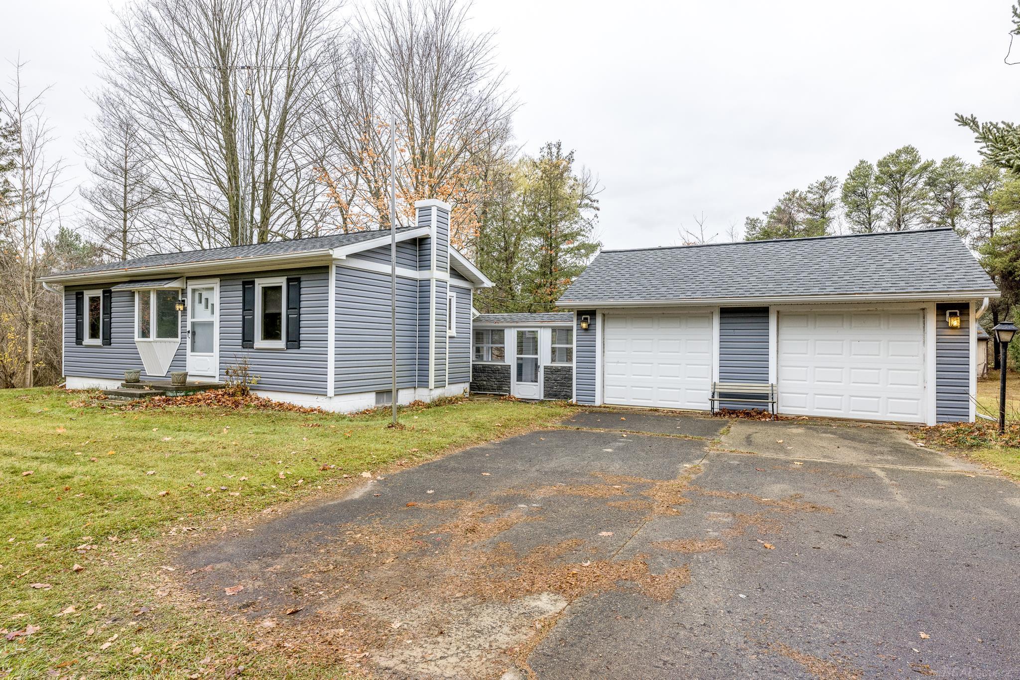 7340 Hawthorne Road Lexington, MI 48450 - Photo 2 of 32