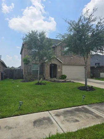 $2,350 | 19715 Lakeside Pointe Court, Richmond, TX 77407