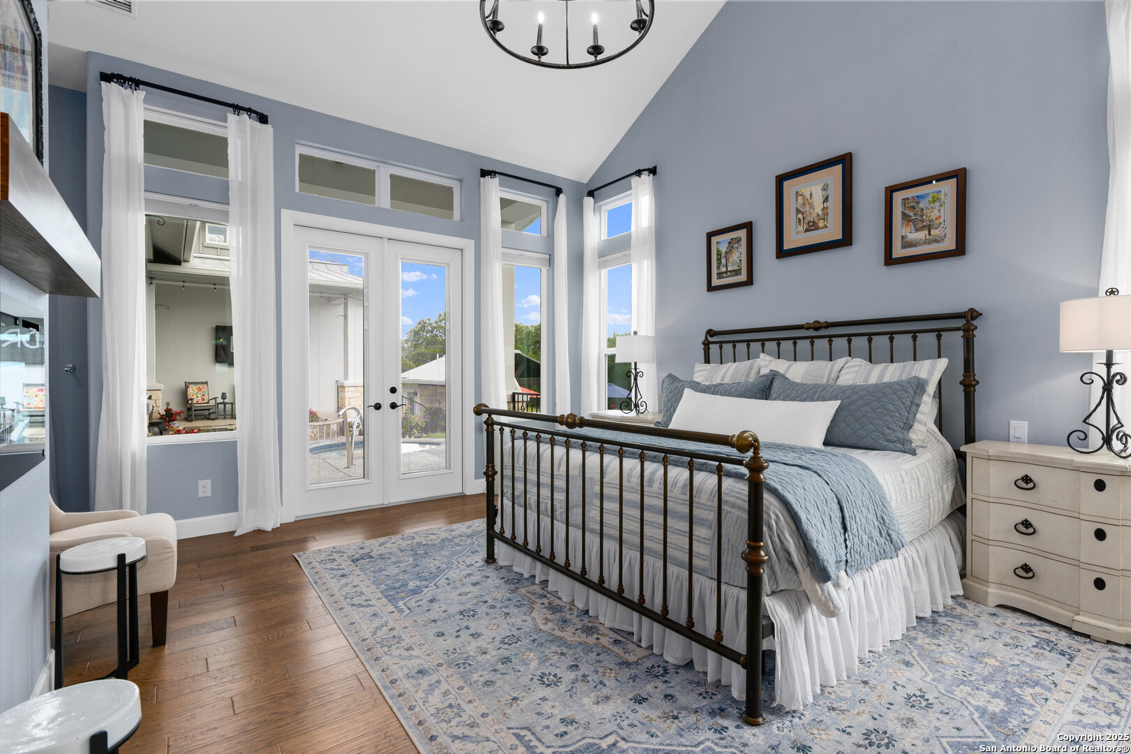 30 VERDE Point Boerne, TX 78006 - Photo 31 of 62 a bedroom with bed and a large window