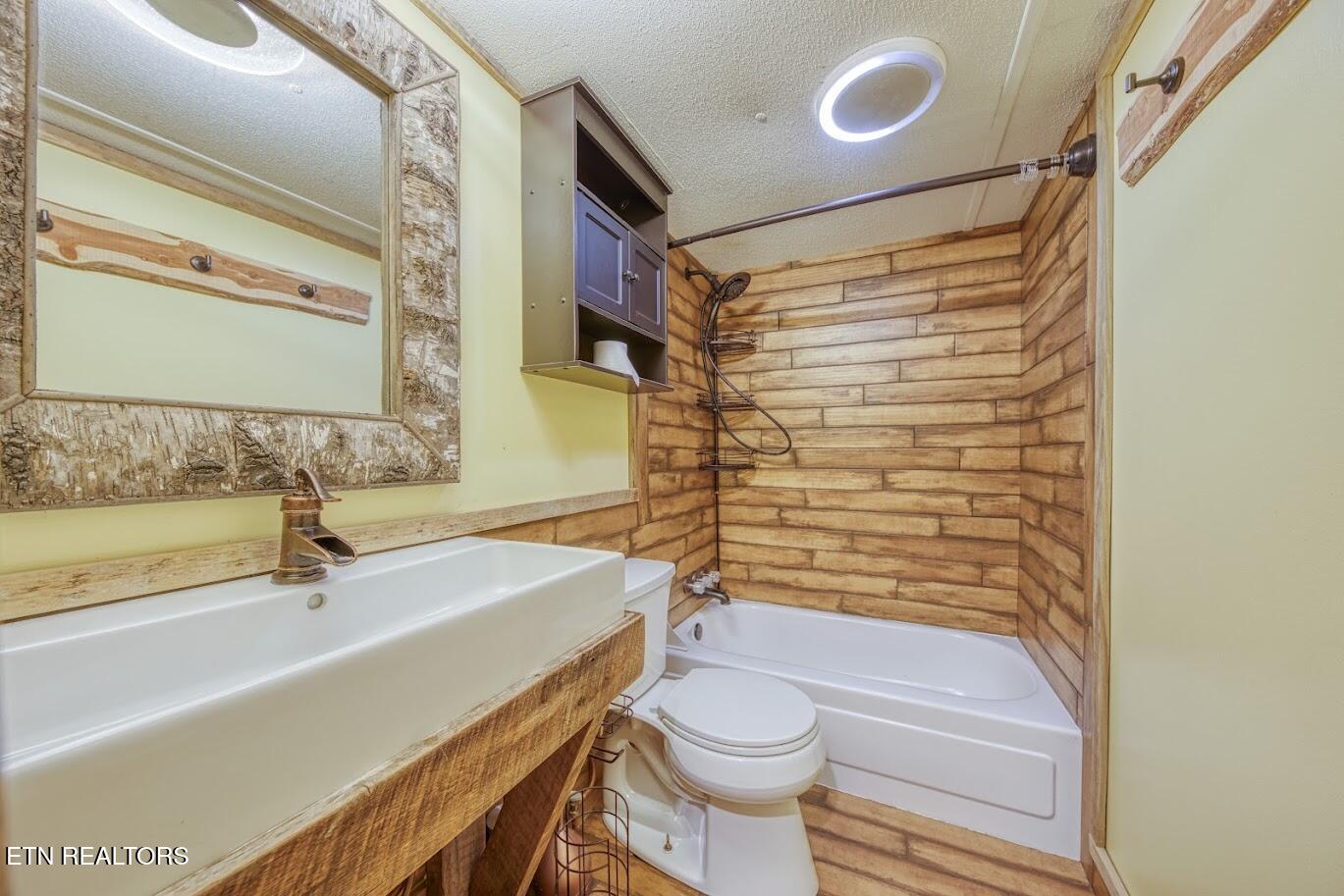 2029 Mountain Spring Way Sevierville, TN 37876 - Photo 7 of 21 Bath 2