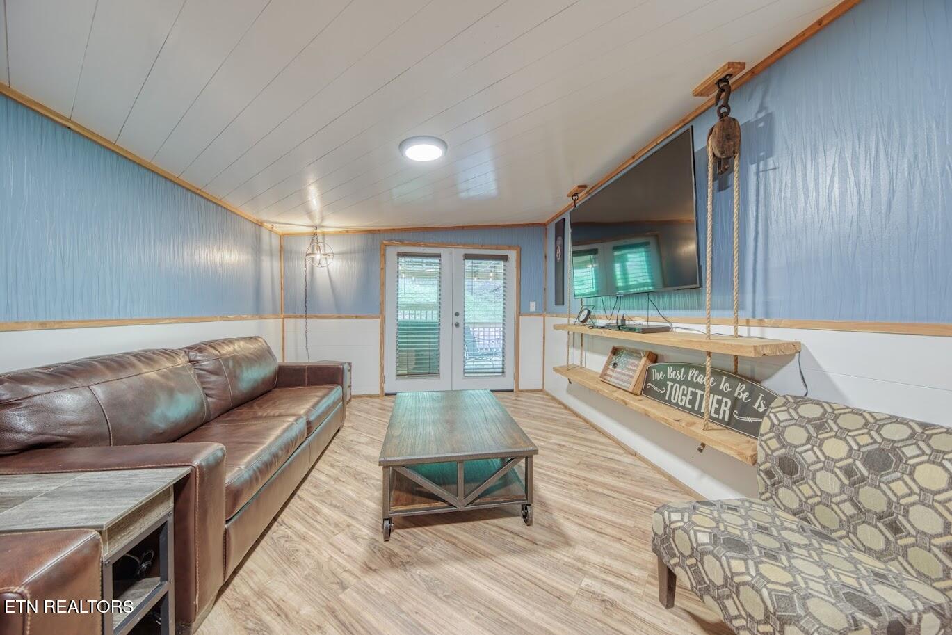 2029 Mountain Spring Way Sevierville, TN 37876 - Photo 8 of 21 Living Room