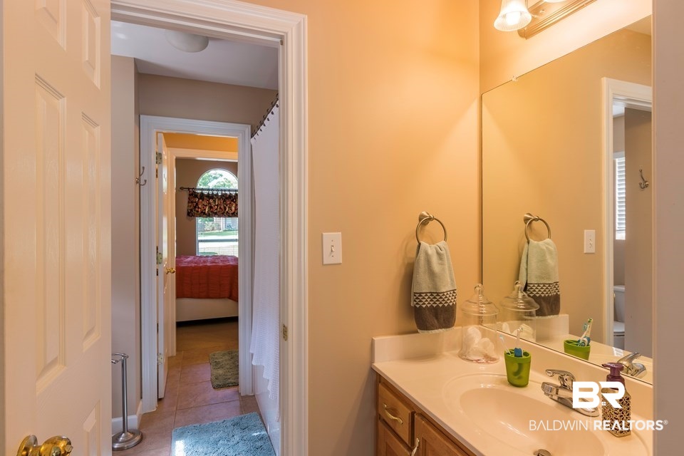 9049 Ashley Court Daphne, AL 36526 - Photo 11 of 20 Jack-N-Jill Bathroom