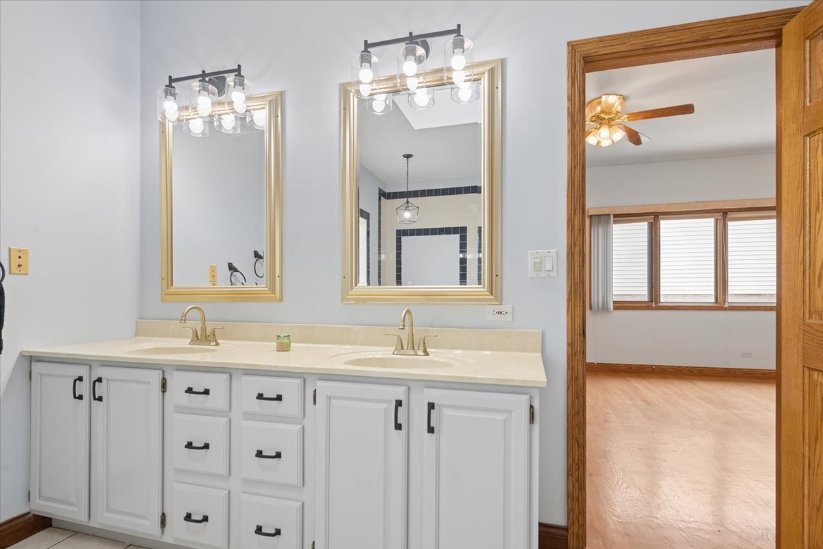 7645 West Rascher Avenue Chicago, IL 60656 - Photo 17 of 38 Gallery Image 17
