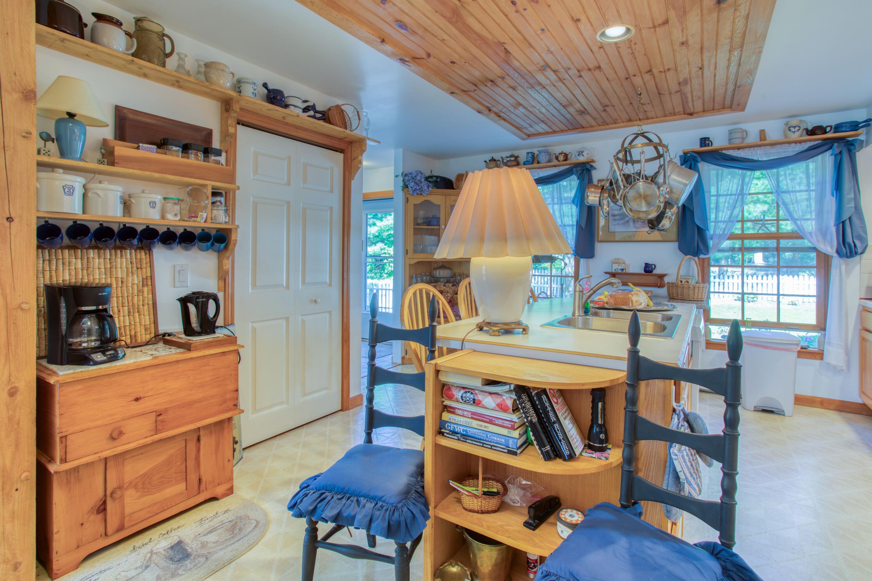 17 Spyglass Hl Road Boothbay, ME 04544 - Photo 9 of 55 Kitchen to front yard