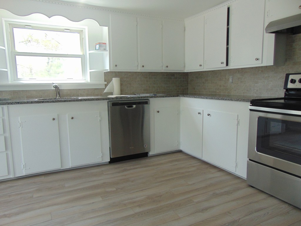 206 Glen Charlie Road Wareham, MA 02538 - Photo 4 of 25 Gallery Image 4