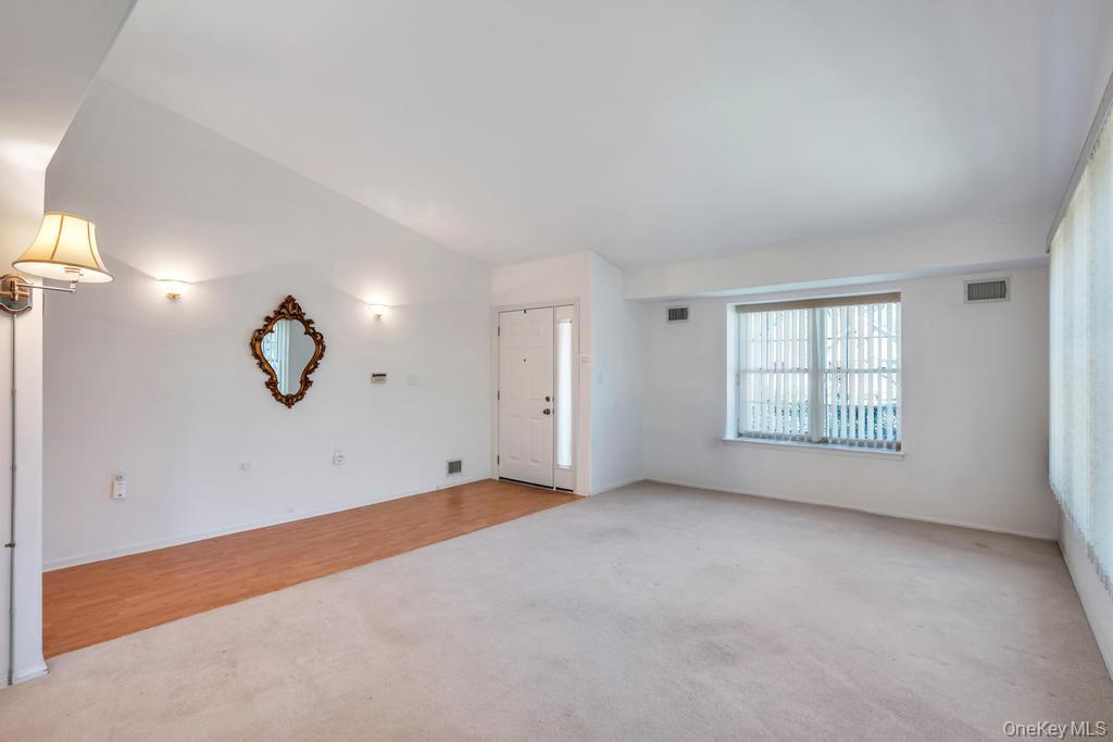 12 Baldwin Court Ridge, NY 11961 - Photo 5 of 33