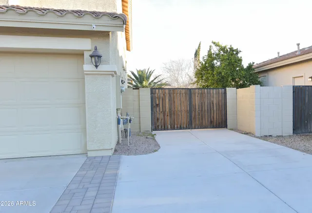 a view of backyard space