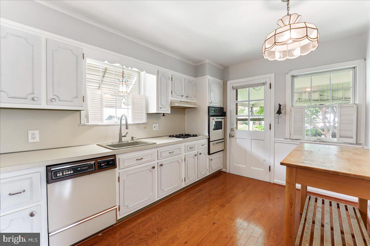 334 Bennett Road Springfield, PA 19064 - Photo 16 of 33 Kitchen
