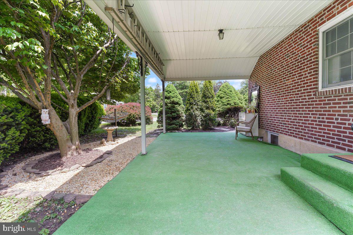 334 Bennett Road Springfield, PA 19064 - Photo 23 of 33 Rear Private Porch