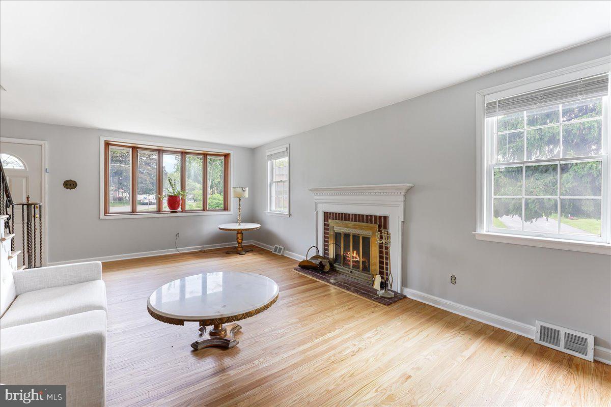 334 Bennett Road Springfield, PA 19064 - Photo 4 of 33 Living Room with Wood Burning Fireplace