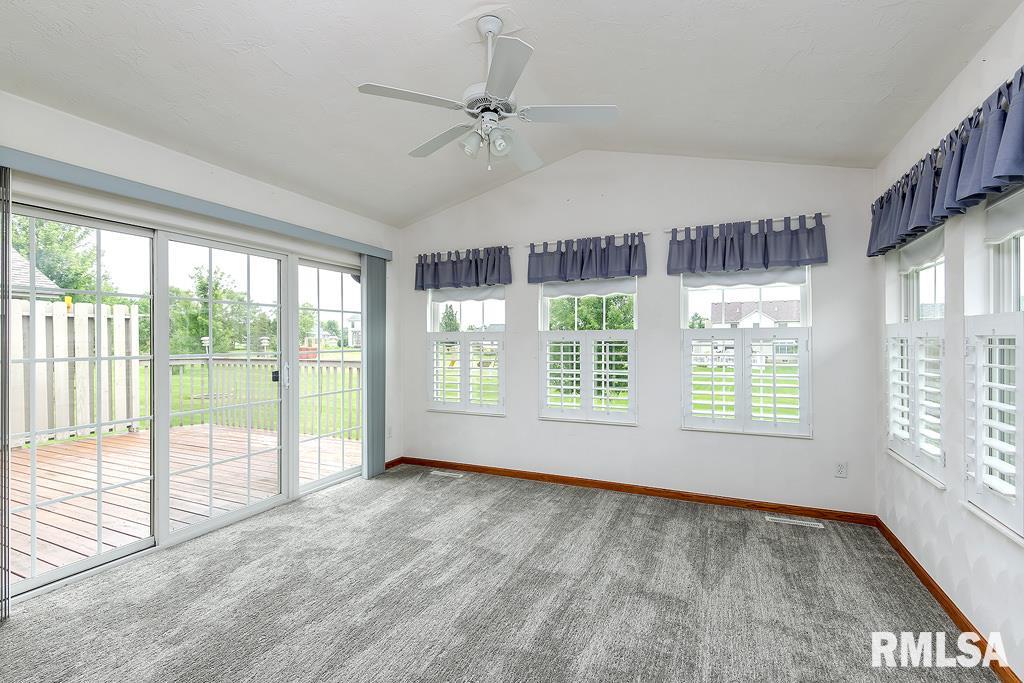 5251 Red Fox Road Bettendorf, IA 52722 - Photo 12 of 24