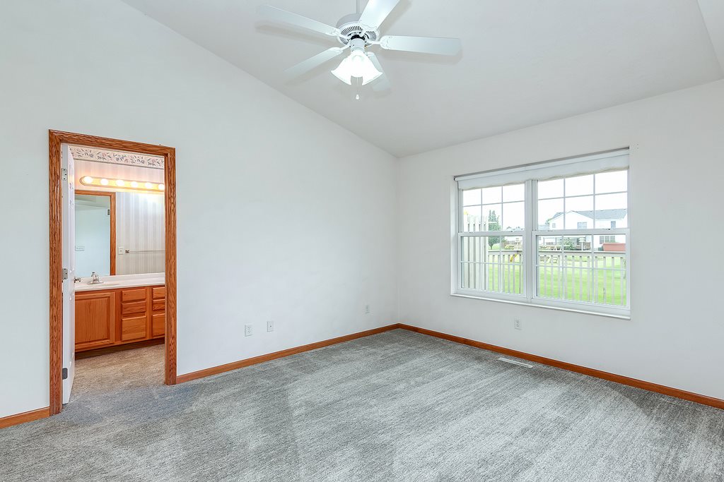 5251 Red Fox Road Bettendorf, IA 52722 - Photo 14 of 24