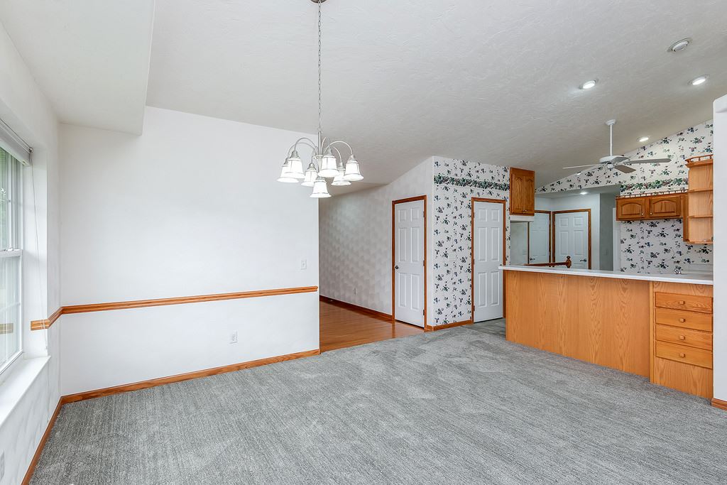 5251 Red Fox Road Bettendorf, IA 52722 - Photo 10 of 24