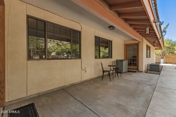 a view of livingroom with furniture and windows