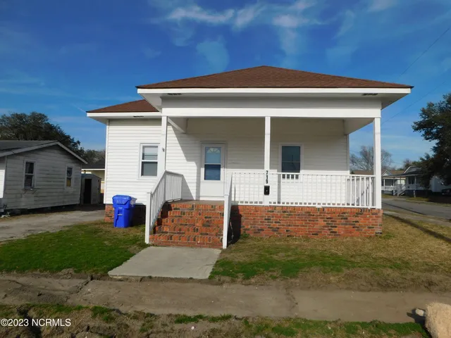 $1,600 | 719 Cedar Street, Beaufort, NC 28516