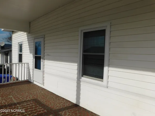 $1,600 | 719 Cedar Street, Beaufort, NC 28516