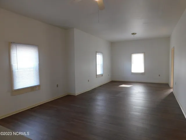 $1,600 | 719 Cedar Street, Beaufort, NC 28516