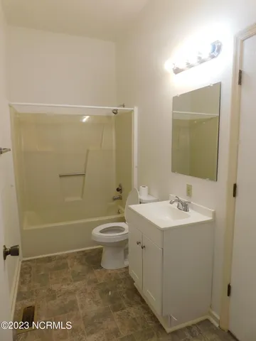 $1,600 | 719 Cedar Street, Beaufort, NC 28516