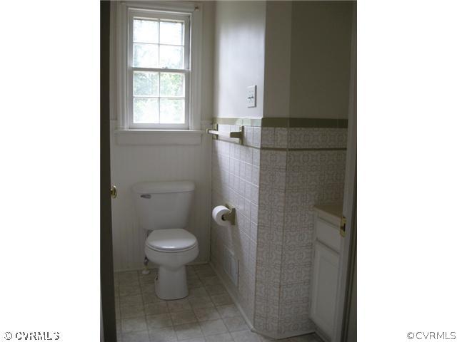 1352 Broad St Road Oilville, VA 23129 - Photo 9 of 9 Other - Hall bath