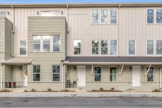 $2,500 | 1617 Adams Street, Chattanooga, TN 37408