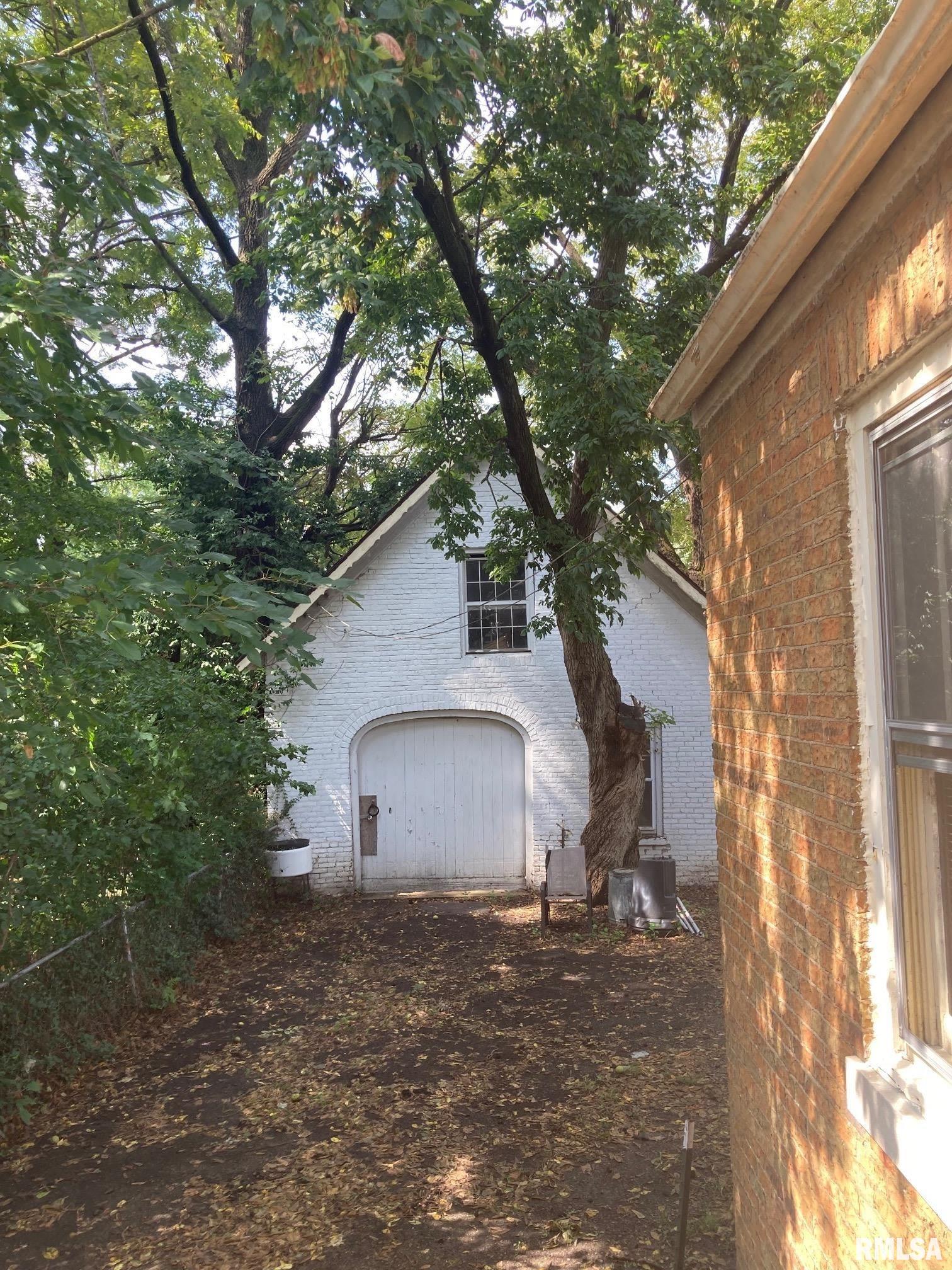 619 South MacArthur Boulevard Springfield, IL 62704 - Photo 3 of 21 Gallery Image 3