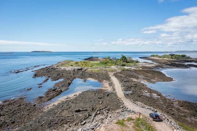 $3,495,000 | 20 Long Point Island, Harpswell, ME 04079
