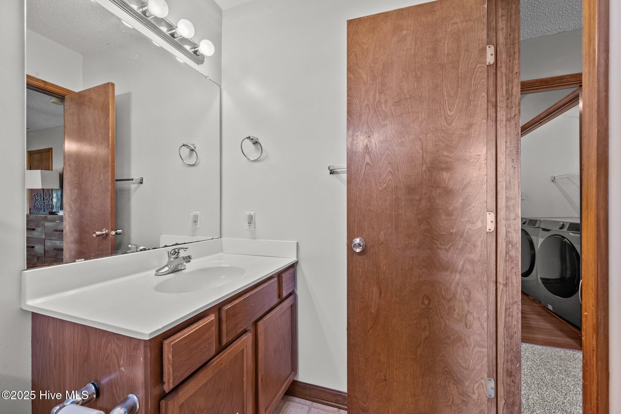 105 Linden Road Richlands, NC 28574 - Photo 15 of 36 19-web-or-mls-_RAD7637