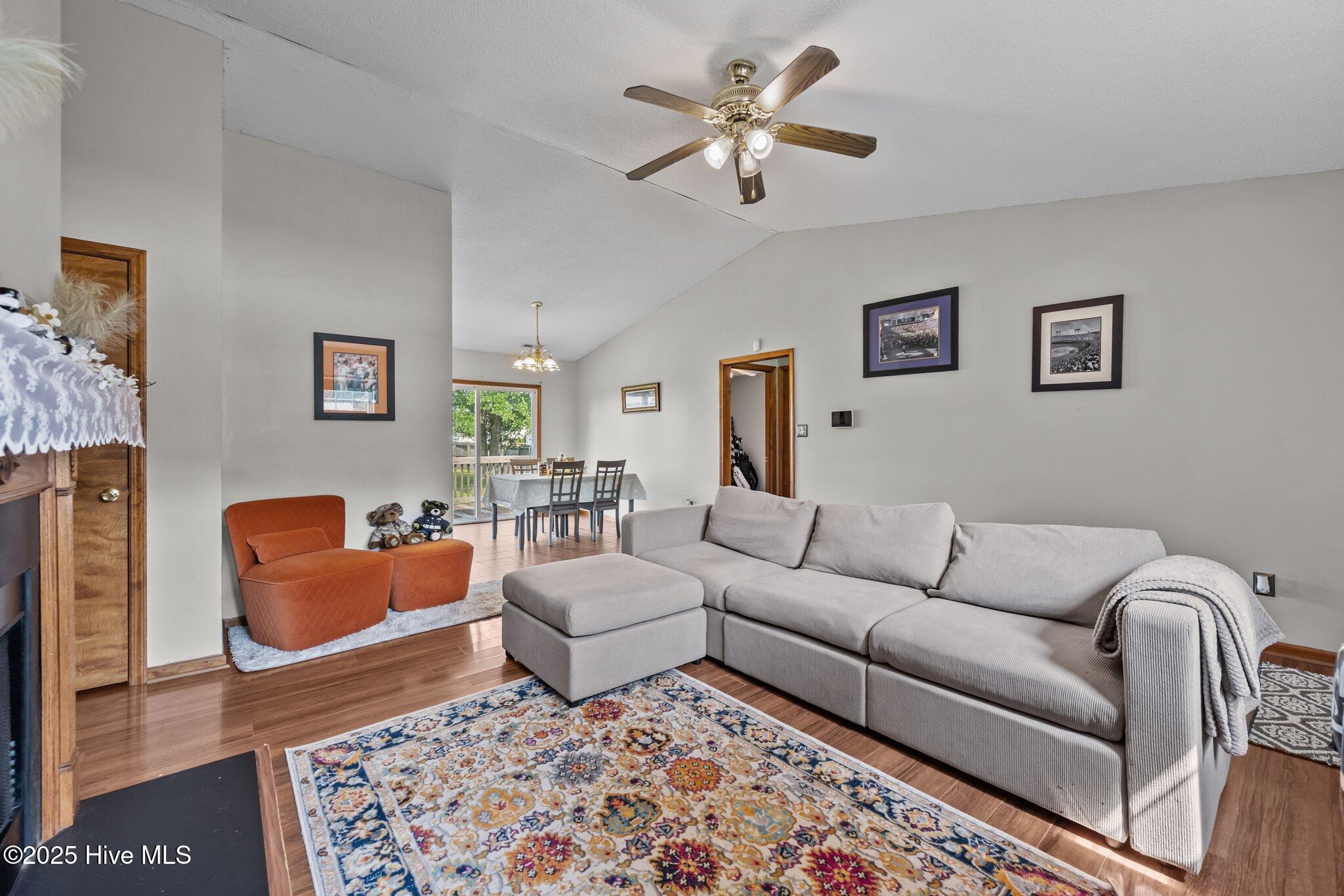 105 Linden Road Richlands, NC 28574 - Photo 4 of 36 7-web-or-mls-_RAD7589