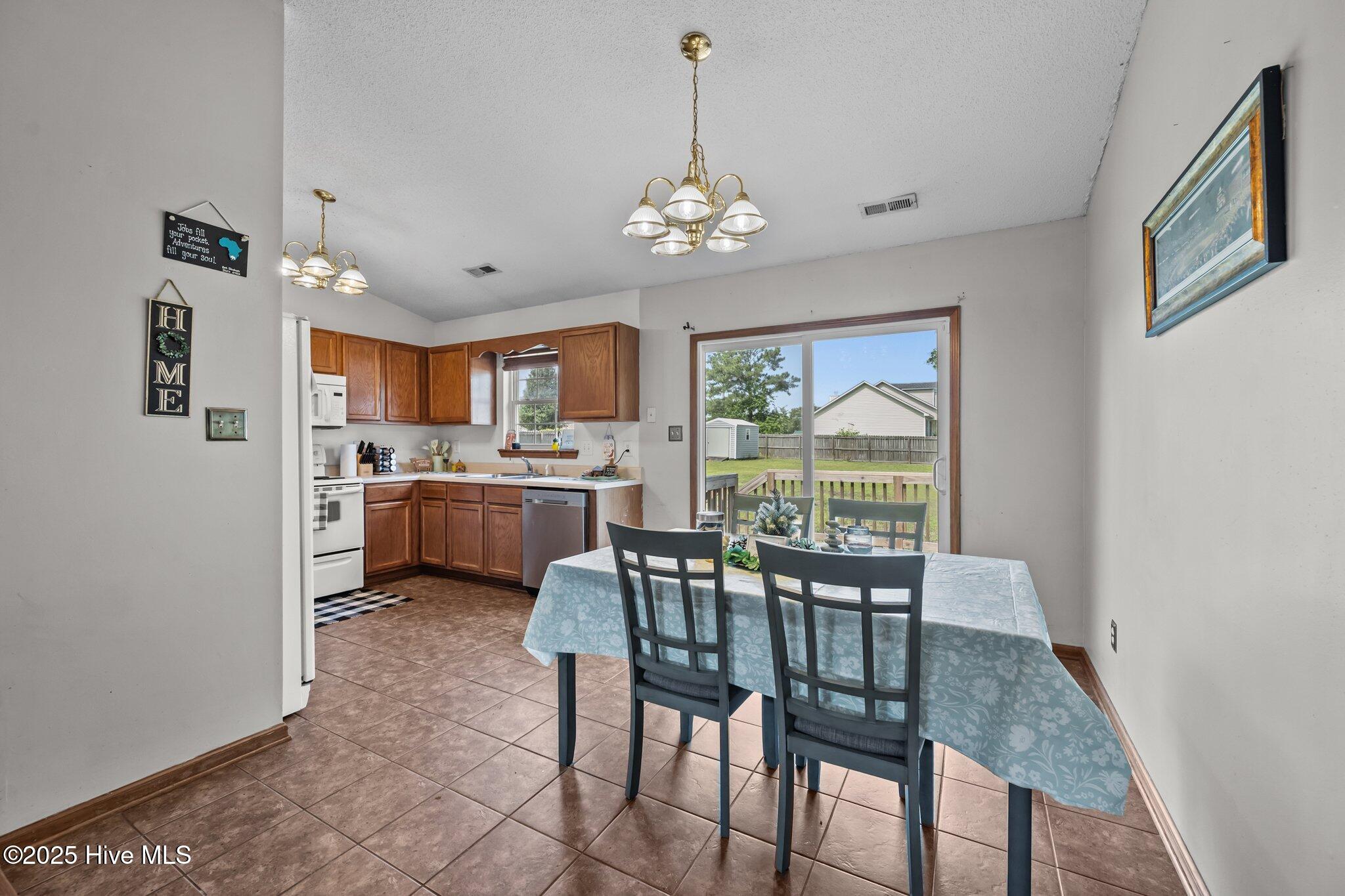 105 Linden Road Richlands, NC 28574 - Photo 6 of 36 8-web-or-mls-_RAD7592