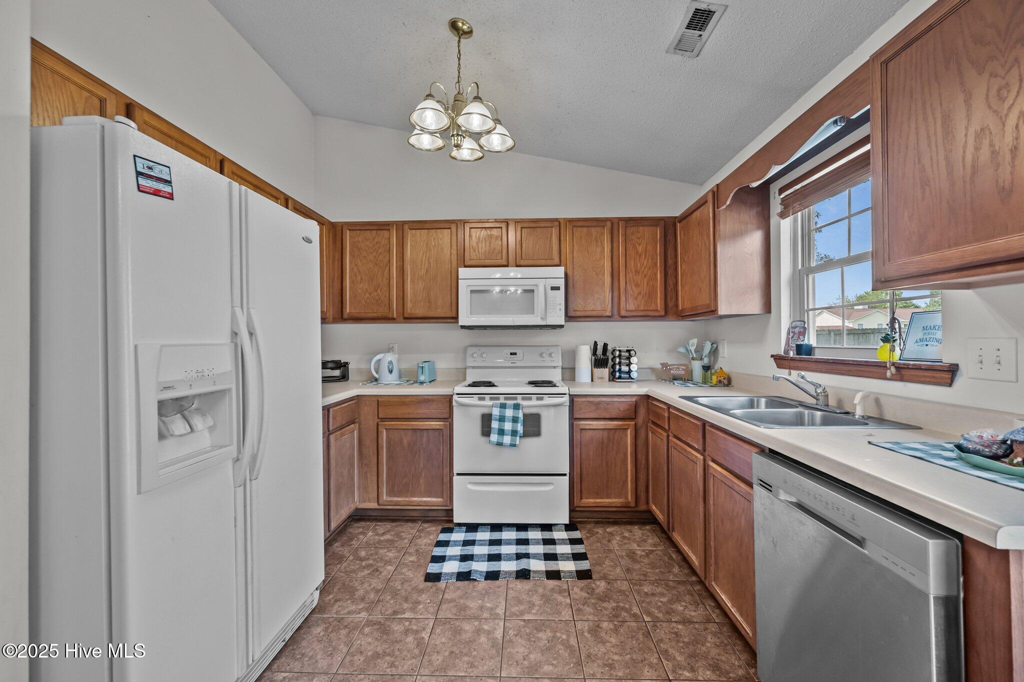 105 Linden Road Richlands, NC 28574 - Photo 8 of 36 11-web-or-mls-_RAD7610