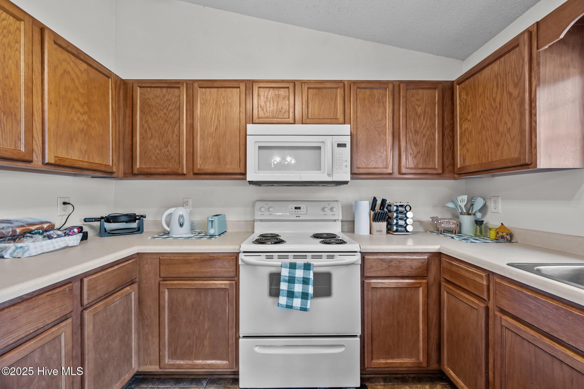 105 Linden Road Richlands, NC 28574 - Photo 9 of 36 12-web-or-mls-_RAD7616