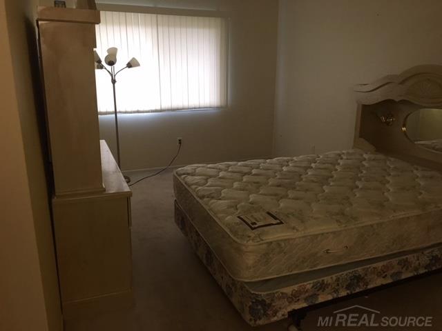 41961 Utica Road Sterling Heights, MI 48313 - Photo 10 of 13 31278668-9.JPG