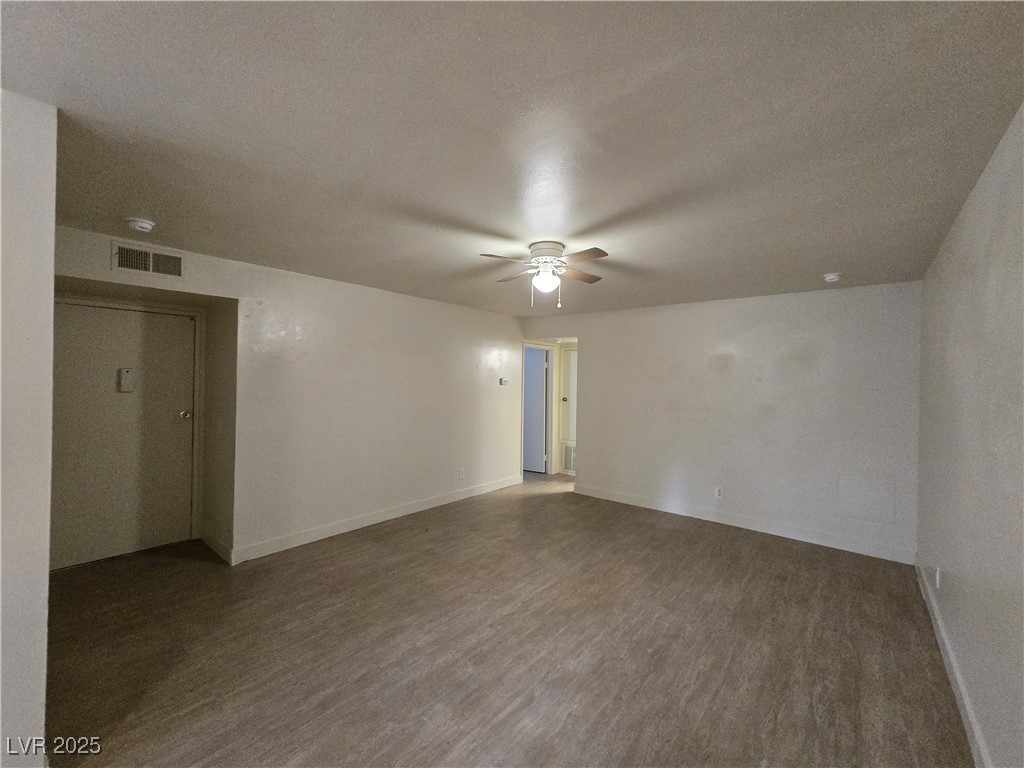 1405 Vegas Valley Drive, Unit 355 Las Vegas, NV 89169 - Photo 13 of 17