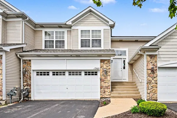 $289,900 | 1765 Fieldstone Drive South, Shorewood, IL 60404