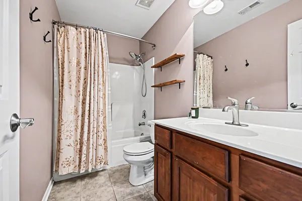 $289,900 | 1765 Fieldstone Drive South, Shorewood, IL 60404