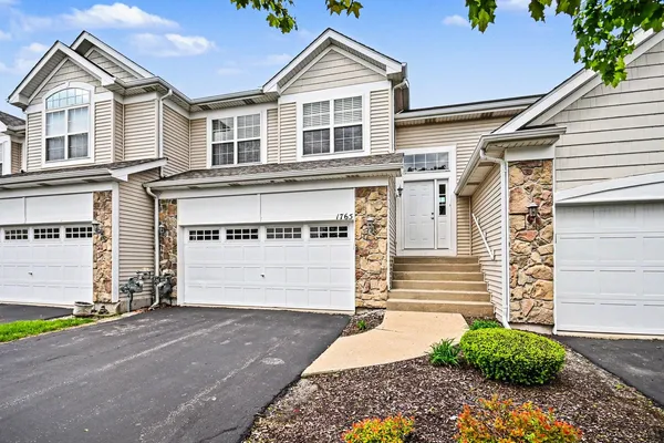 $289,900 | 1765 Fieldstone Drive South, Shorewood, IL 60404