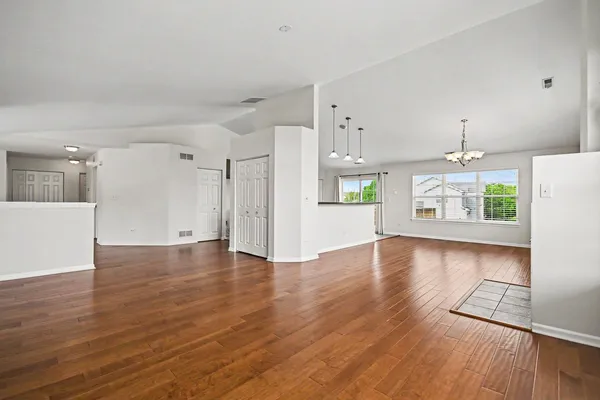 $289,900 | 1765 Fieldstone Drive South, Shorewood, IL 60404