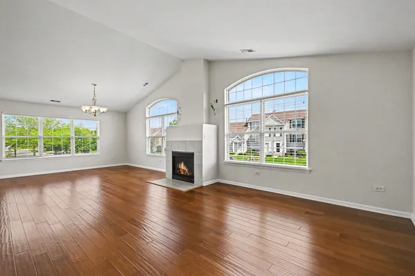 $289,900 | 1765 Fieldstone Drive South, Shorewood, IL 60404
