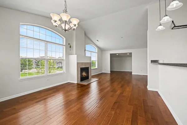 $289,900 | 1765 Fieldstone Drive South, Shorewood, IL 60404