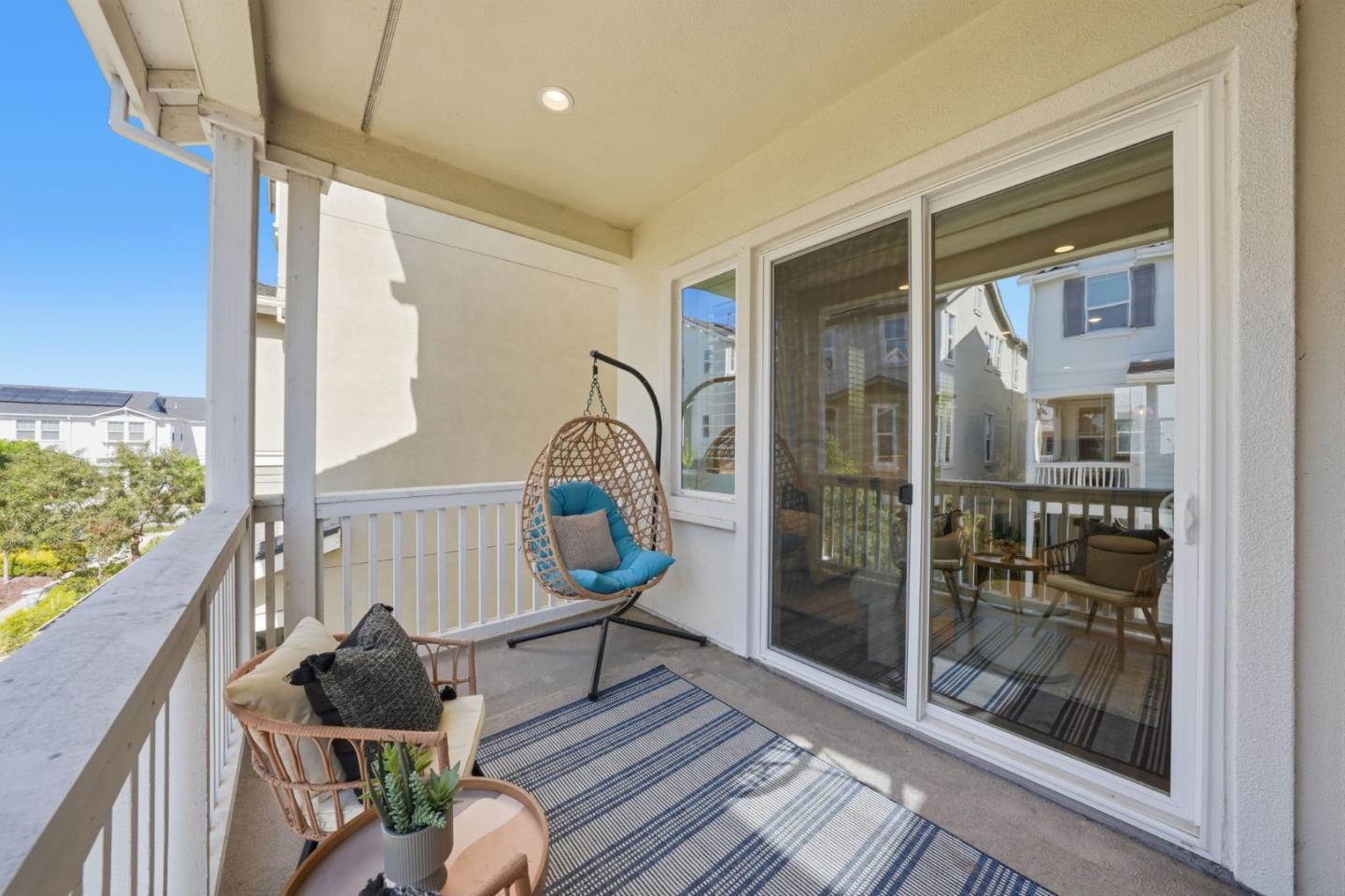 37517 Bay Crest Road Newark, CA 94560 - Photo 65 of 88 a living room with furniture and a gate