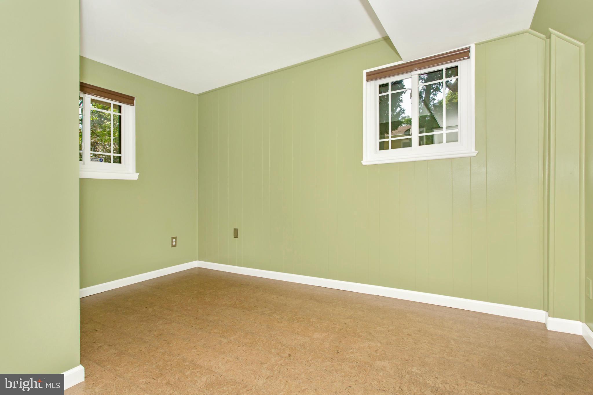 10923 Breewood Road Silver Spring, MD 20901 - Photo 23 of 30 Main Level Bedroom or Office/Den