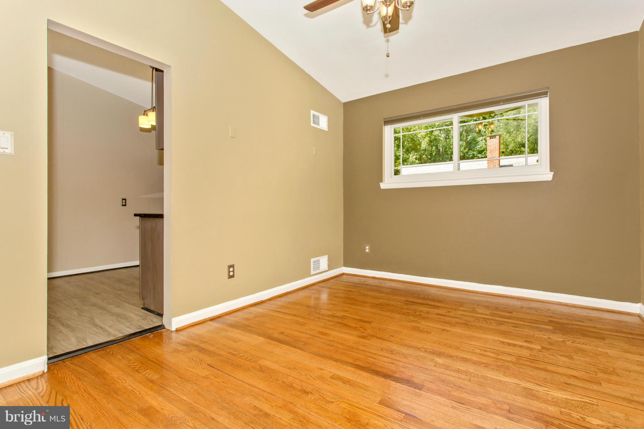 10923 Breewood Road Silver Spring, MD 20901 - Photo 8 of 30 Dining Room