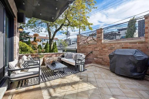 $2,150,000 | 1951 West Huron Street, Chicago, IL 60622
